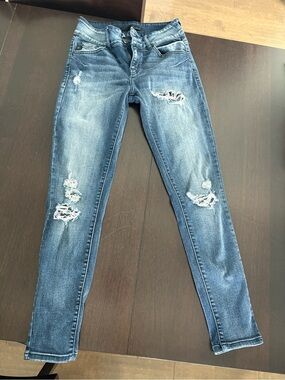 KanCan Distressed Skinny Jeans Med Wash Stretch Casual  SZ 26 Cut1450 KC11039